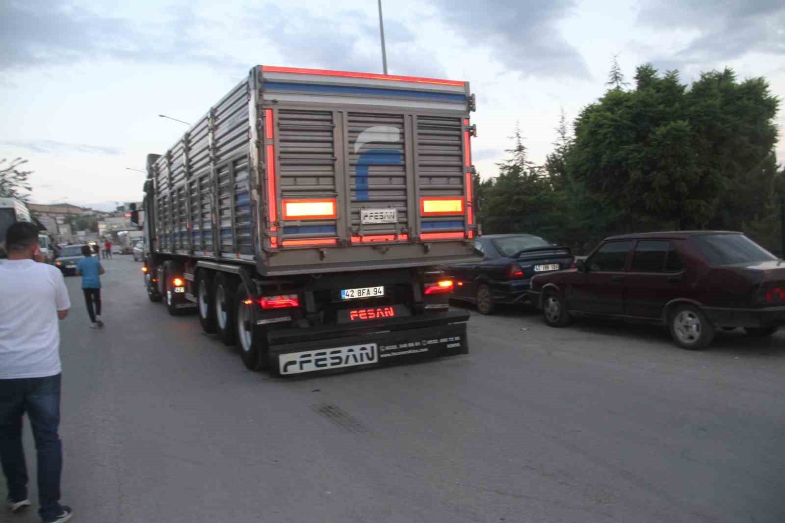 16 yasindaki surucu kazada yaralandi 3 u5fEyQ8k