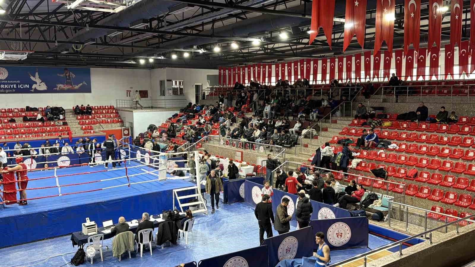 160 boksor ringe cikti buse naz cakiroglu sporculara destek verdi 3
