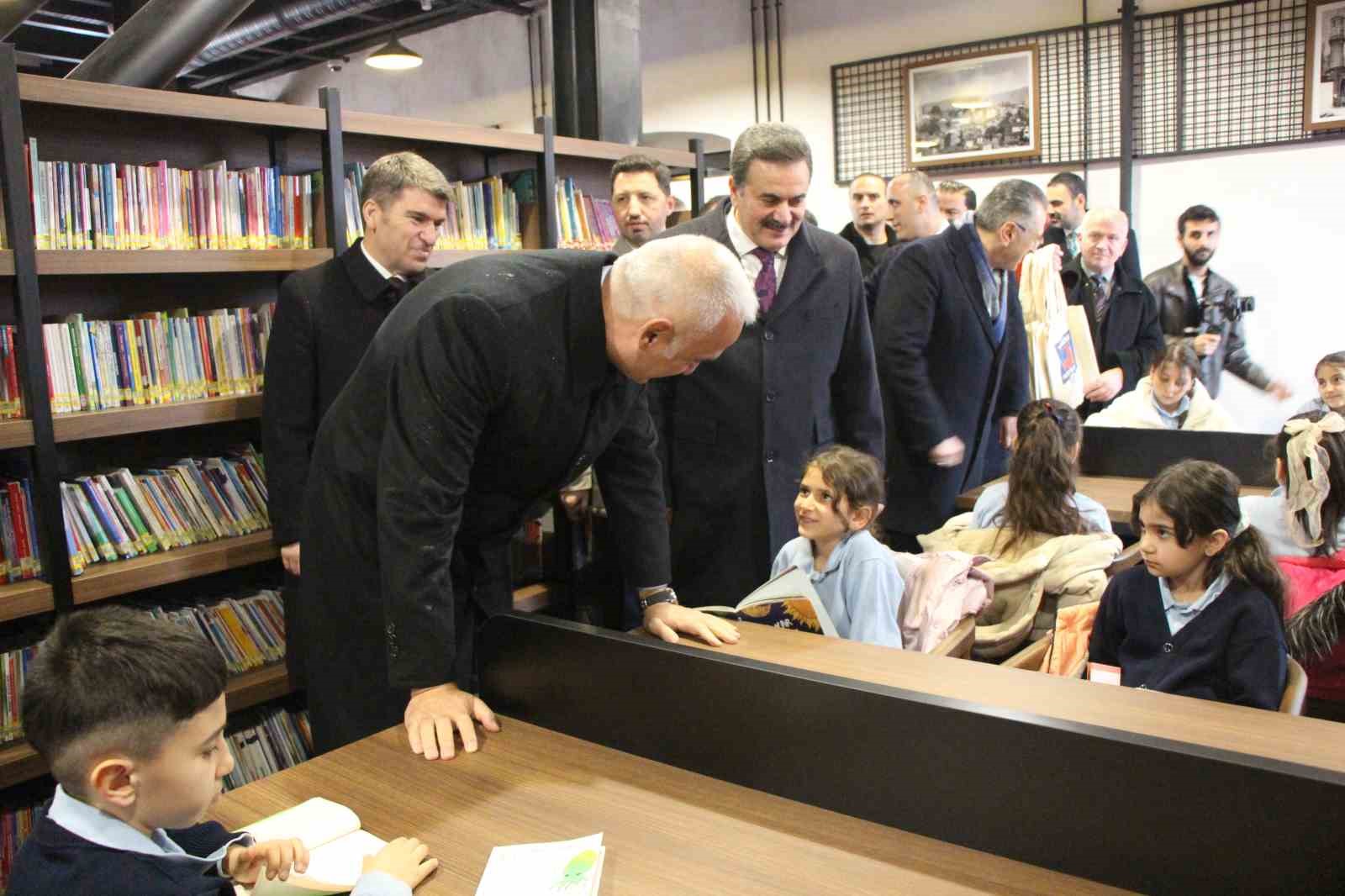 160 yillik kizlar mektebi kutuphane oldu acilisini bakan ersoy yapti 2 FKlHgzpj