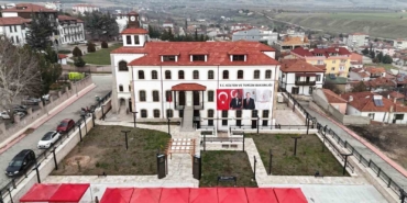 160-yillik-kizlar-mektebi-kutuphane-oldu-acilisini-bakan-ersoy-yapti-LII85mDL.jpg