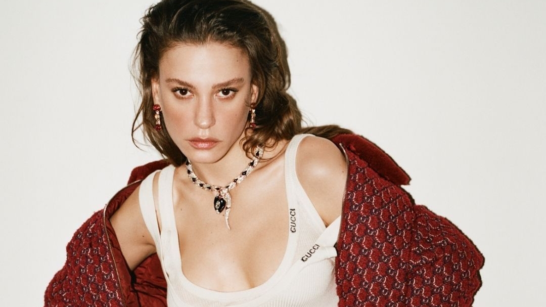 Serenay Sarıkaya proje hakkında neler söyledi?