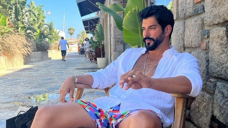 Burak Özçivit Yeni Projelerle Ekranlara Dönecek Mi?