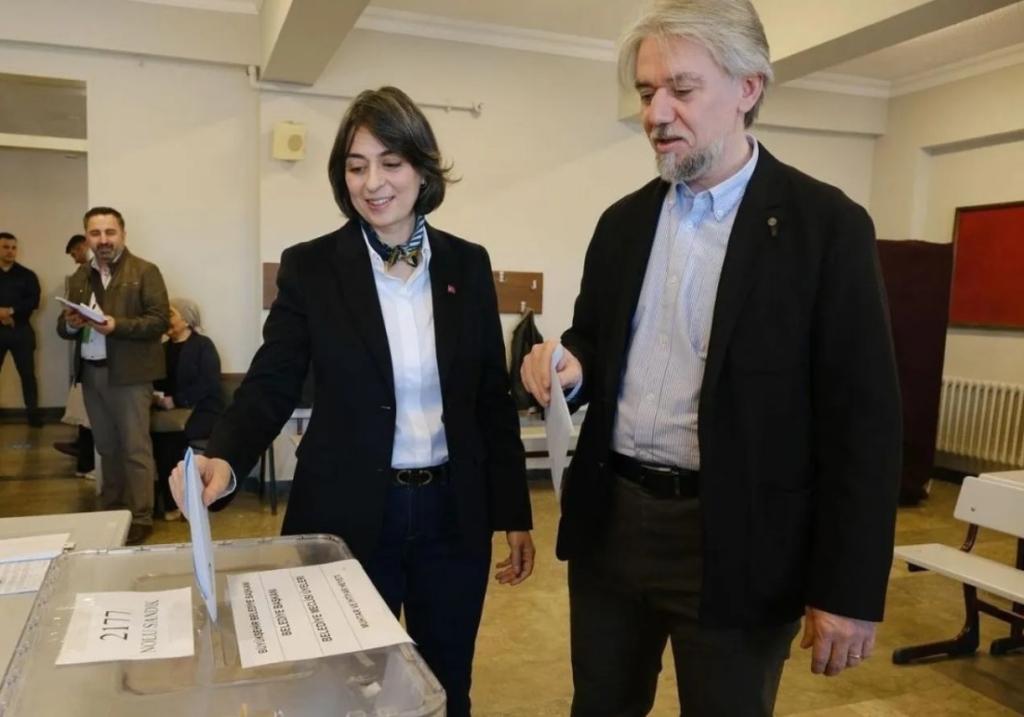 Sinem dedetaş kimdir ve hangi partiden seçildi?