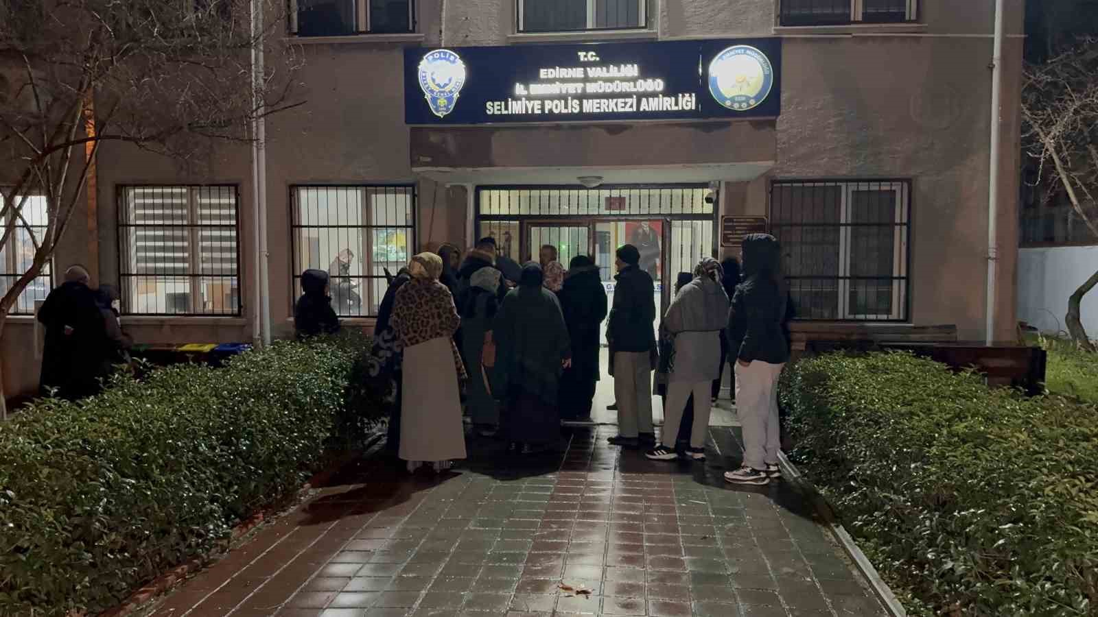 17 kisiyi umre vaadiyle dolandiran supheli yakalandi 1 JDeGidcg