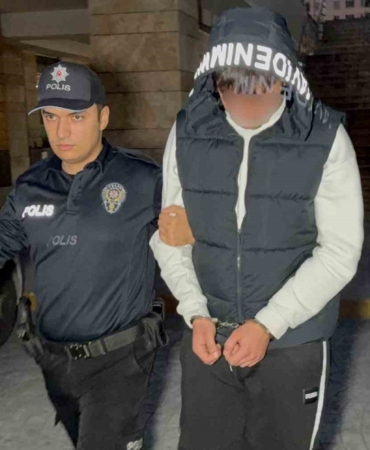 17-yasindaki-cocugu-tokat-attigi-gerekcesiyle-bicaklayan-genc-tutuklandi-Wj8KeFxw.jpg