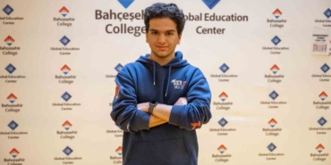 17-yasindaki-dorukun-harvard-yolculugu-nakkastepeden-basladi-5m9n7XYm.jpg