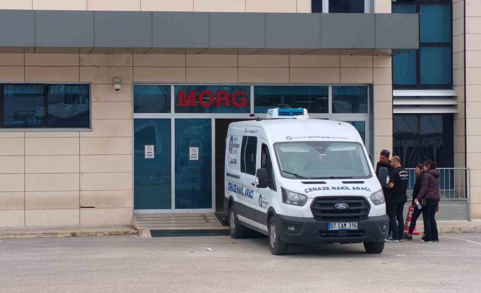 17 yaşındaki sürücünün ölümüne sebep olduğu küçük çocuğun cenazesi ailesine teslim edildi 8 17 yasindaki surucunun olumune sebep oldugu kucuk cocugun cenazesi ailesine teslim edildi 4