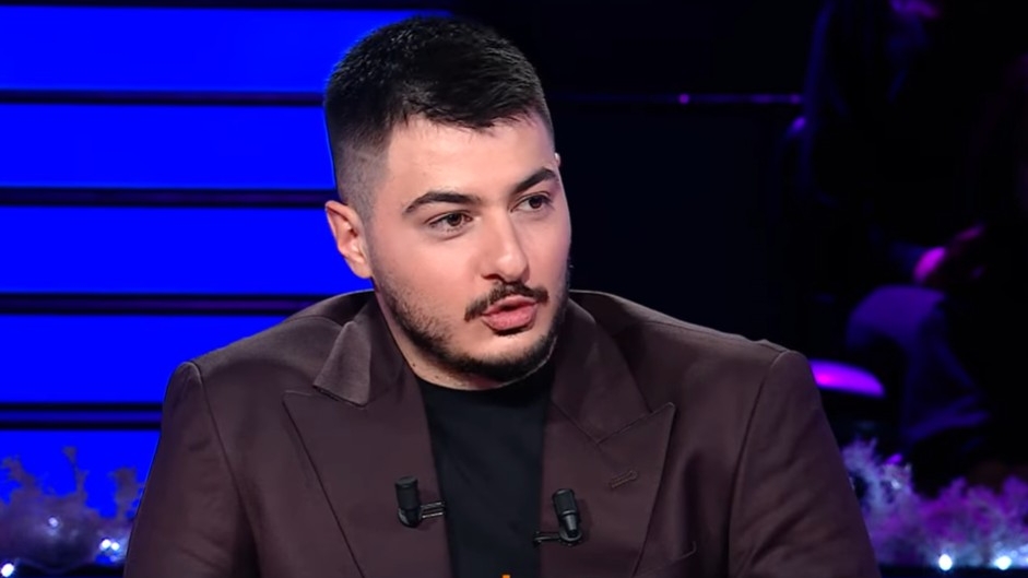 Semicenk’in yüzündeki değişim makyaj mı estetik mi?