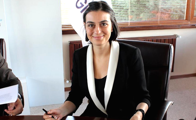 Sinem dedetaş kimdir ve nerede doğdu?