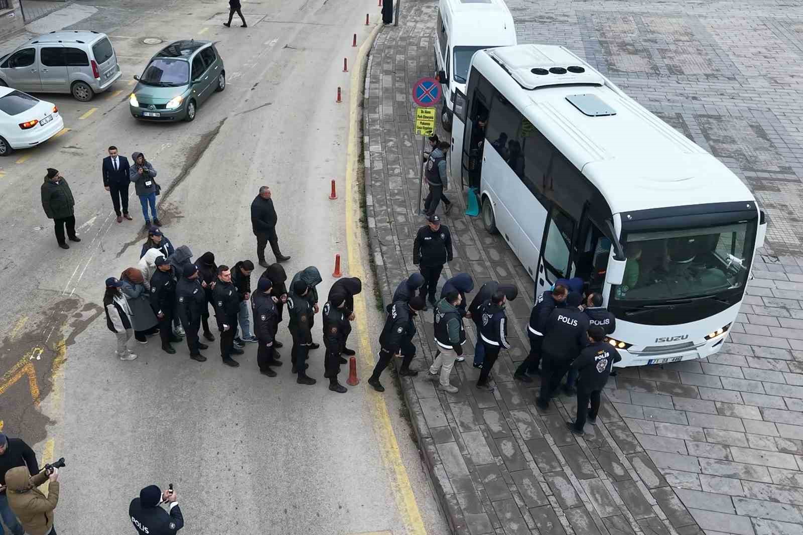 18 aylik takiple 26 milyar liralik yasa disi bahis agi cokertildi 25 gozalti 3 HcfiSCJl