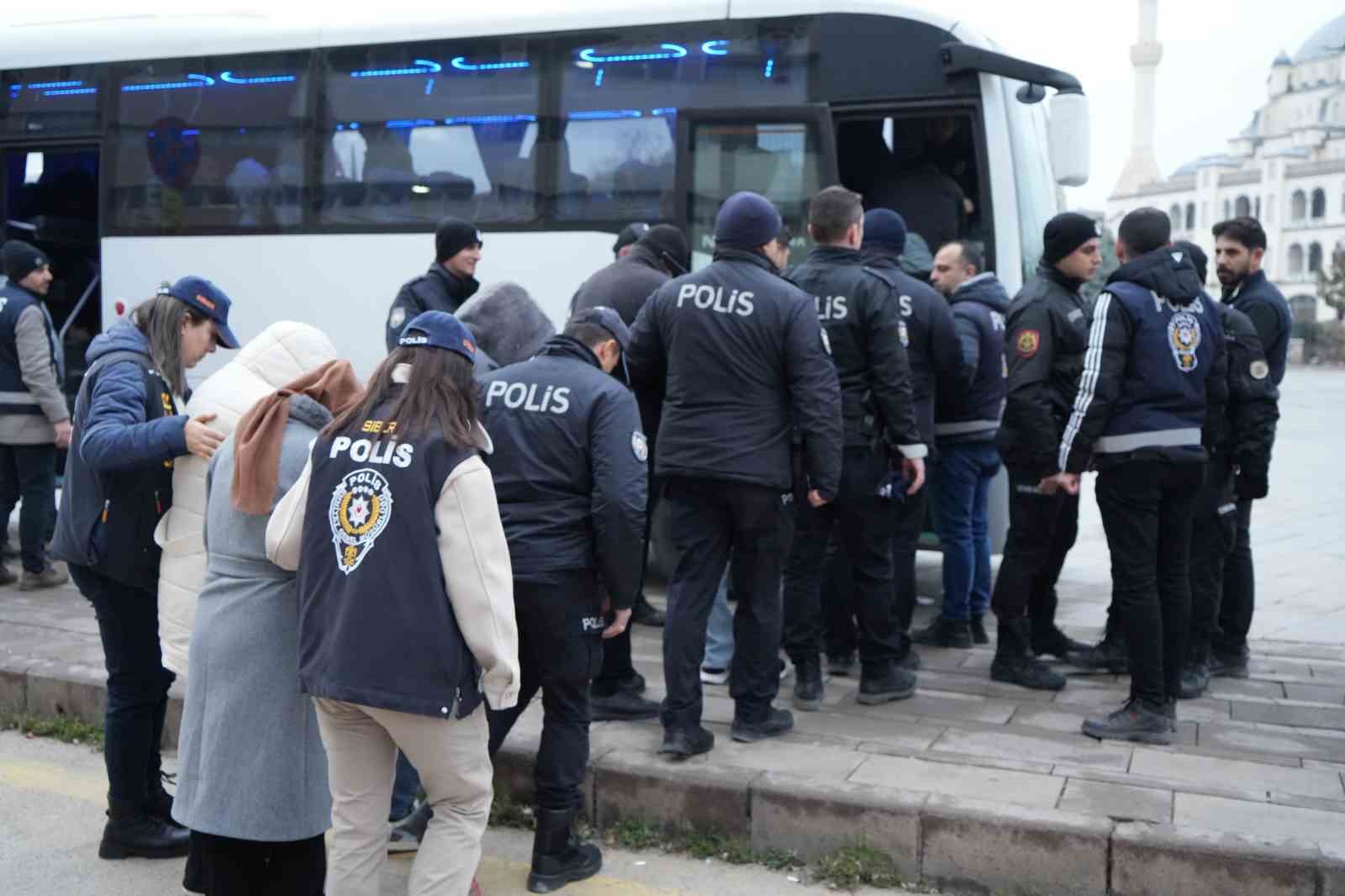 18 aylik takiple 26 milyar liralik yasa disi bahis agi cokertildi 25 gozalti 5 vy1iySzO