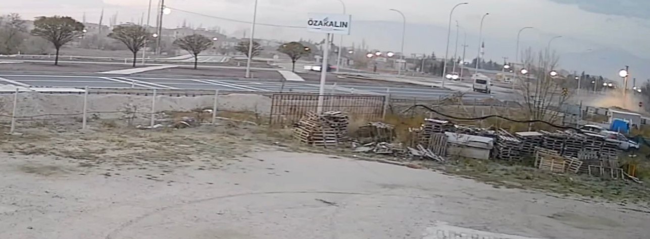 18 kisinin yaralandigi kaza guvenlik kamerasinda 0 YfRkh5cg