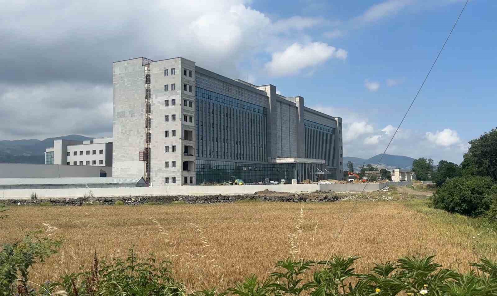 18 metre yükseklikten düştü, yaralı kurtuldu 4 18 metre yukseklikten dustu yarali kurtuldu 0 hyShjjwI