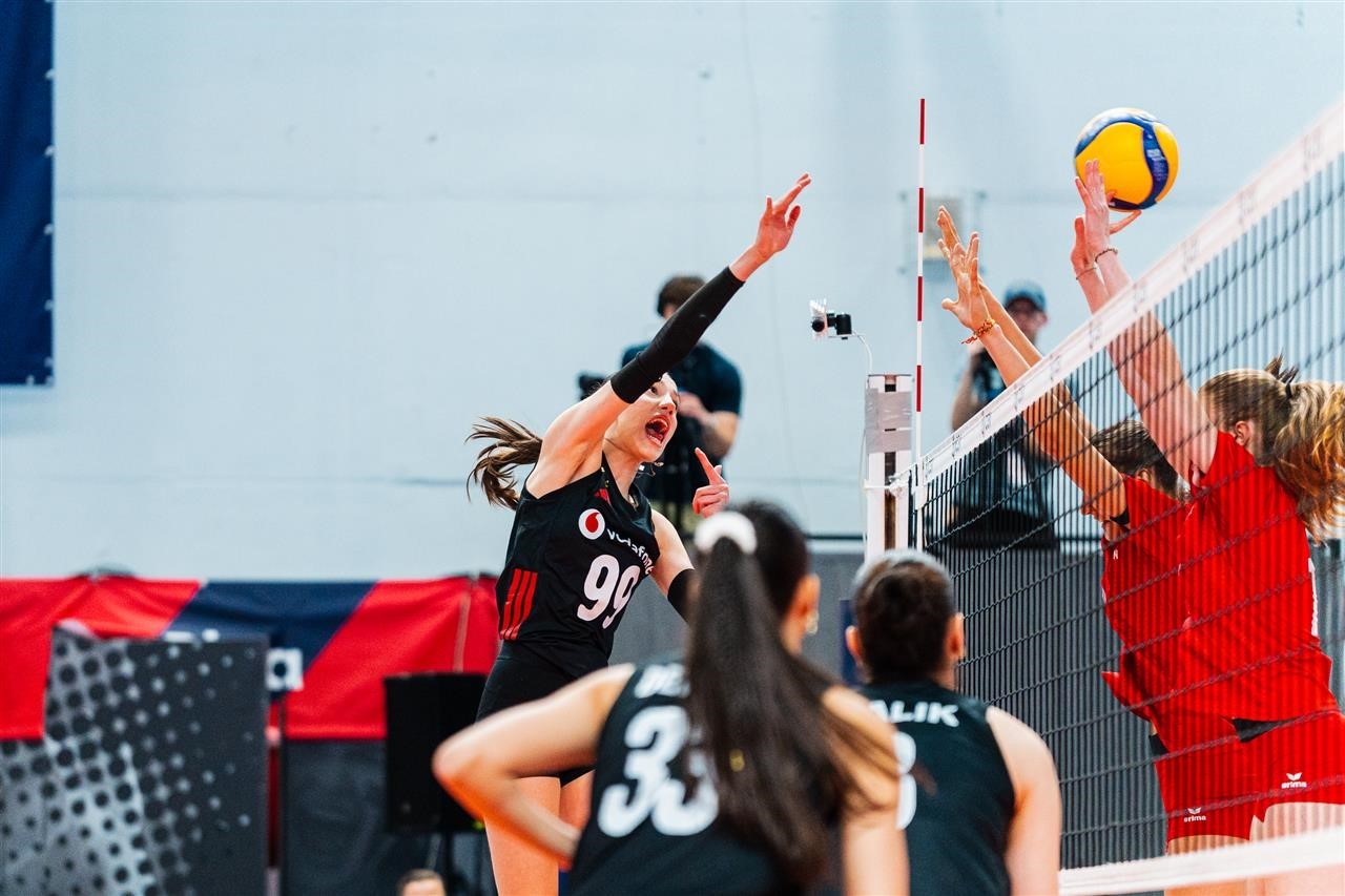 18 Yaş Altı Milli Kadın Voleybol Takımı finalde 5 18 yas alti milli kadin voleybol takimi finalde 1 5pfFHTTp