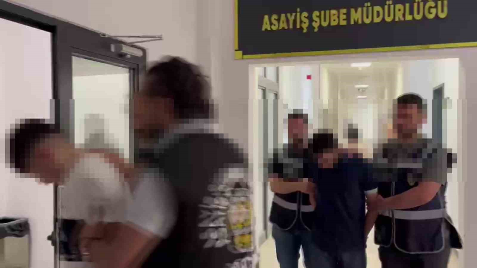18 yaşındaki Ece Naz, kahvaltı hazırlarken sırtından vurulmuş 4 18 yasindaki ece naz kahvalti hazirlarken sirtindan vurulmus 0 Xu86DFtG