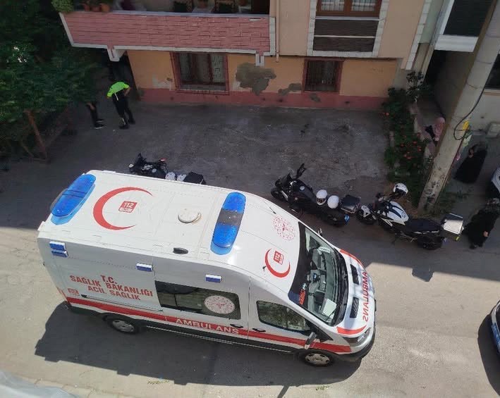 18 yaşındaki Ece Naz, kahvaltı hazırlarken sırtından vurulmuş 6 18 yasindaki ece naz kahvalti hazirlarken sirtindan vurulmus 2 47CjmTav