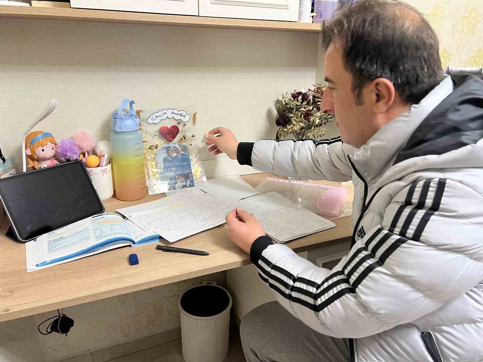 18 yasindaki kizdan geriye son calistigi notlari kaldi 1 IMkq2a3v