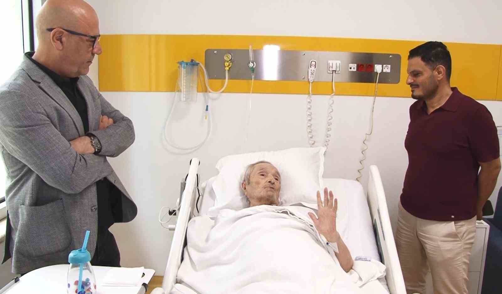 18 yıldır nakil kalbiyle yaşıyor: Üç bypasslı hastaya riskli pil operasyonu 5 18 yildir nakil kalbiyle yasiyor uc bypassli hastaya riskli pil operasyonu 1 N8pvnQfE