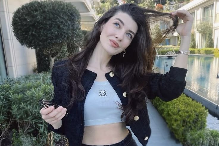 Aslıhan Güner “oyunculuk modellik değildir” derken neyi kastetti?