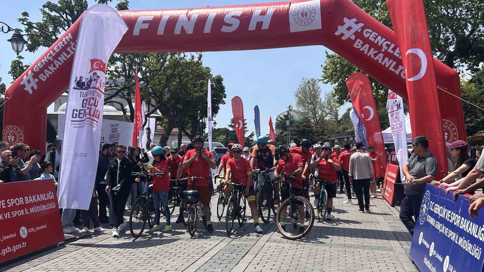 19 mayista sultanahmetten dolmabahceye pedal cevirdiler 1 wzGKkQbv