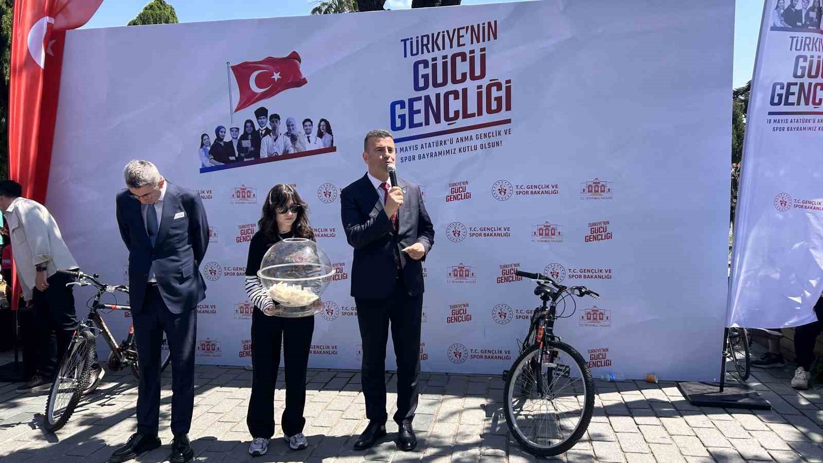19 mayista sultanahmetten dolmabahceye pedal cevirdiler 3 aseSBRnr