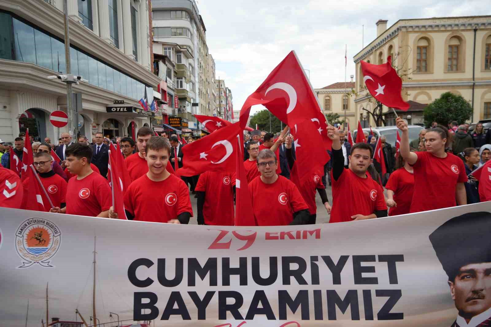 1919 metrelik turk bayragi esliginde cumhuriyet yuruyusu 14 MCQlkfui
