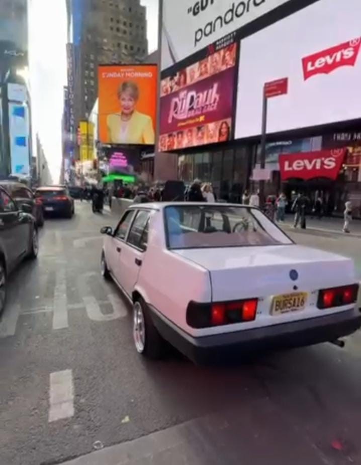 1995 model tofas 16 plakasi ile new york sokaklarinda 1 GdOaVsJZ