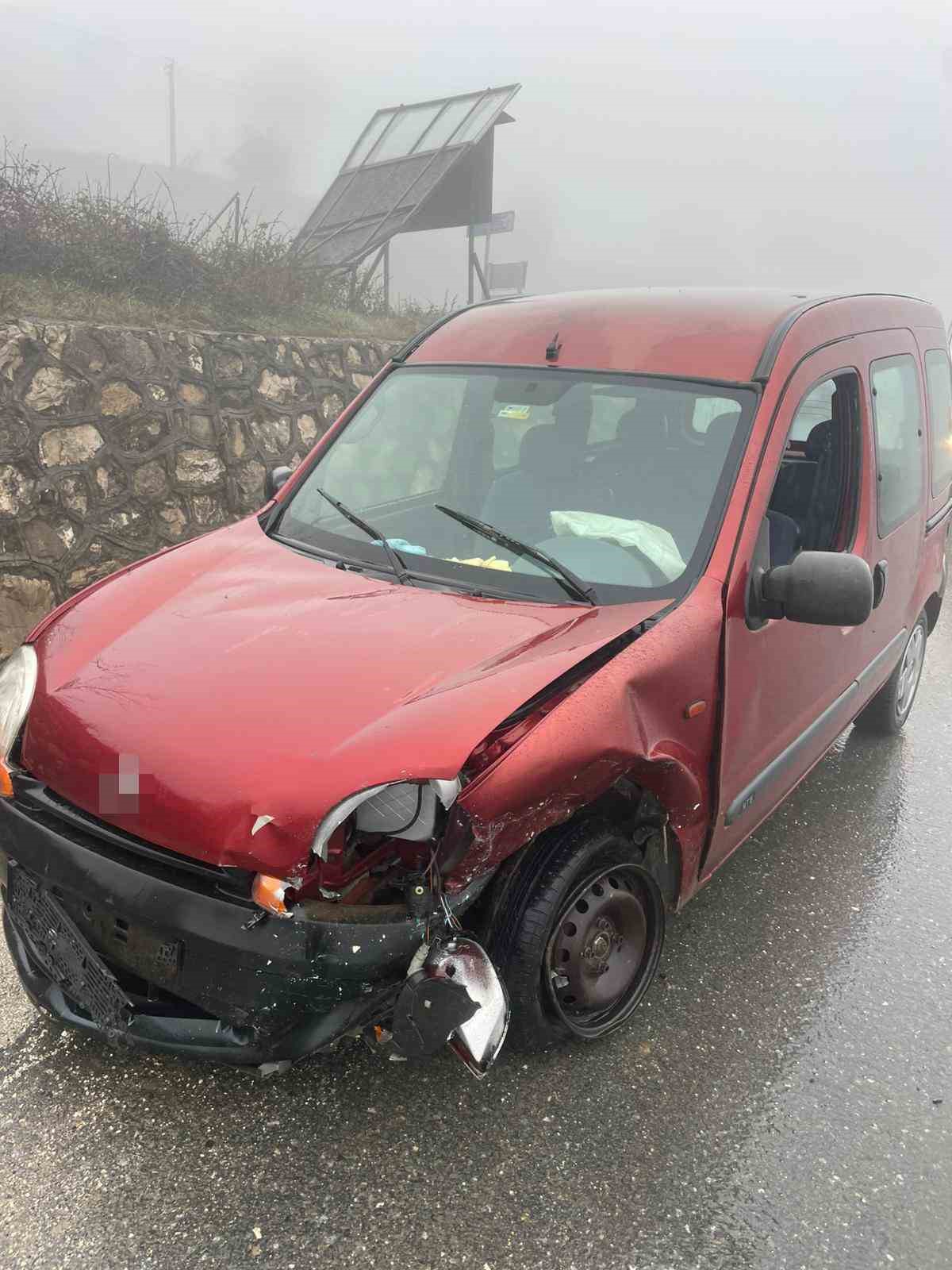 2 aracin karistigi kazada 2 kisi yaralandi 1 JEEekkat