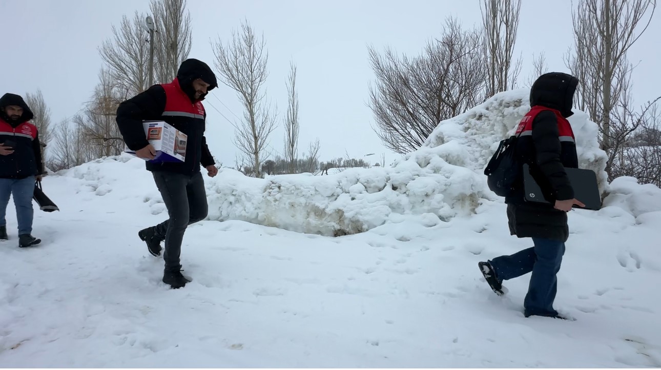 2 bin rakimda gida seferberligi karli yollari asarak cocuklara bilgi tasidilar 2 qsWsZSmK
