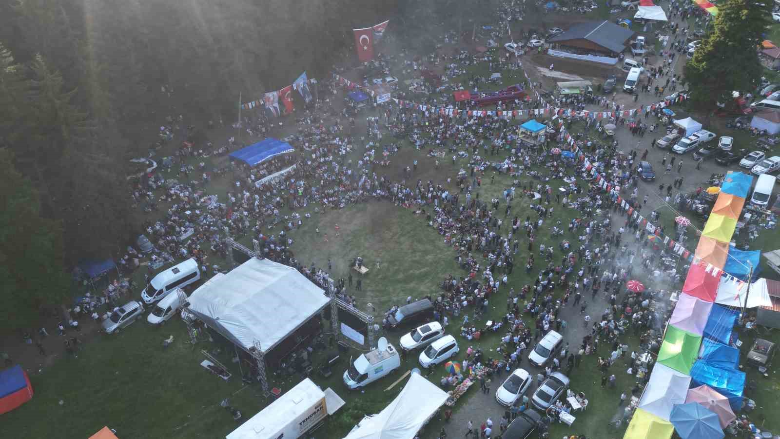 2 bin rakimli festivalde horon coskusu 2 3Mei5eEI