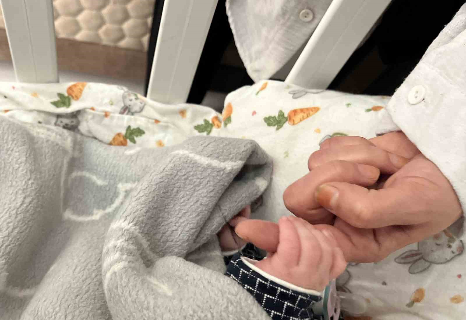 2 cocuklu aile 2si bebek 3 cocuga daha yuva oldu 1 BkWcSfGF