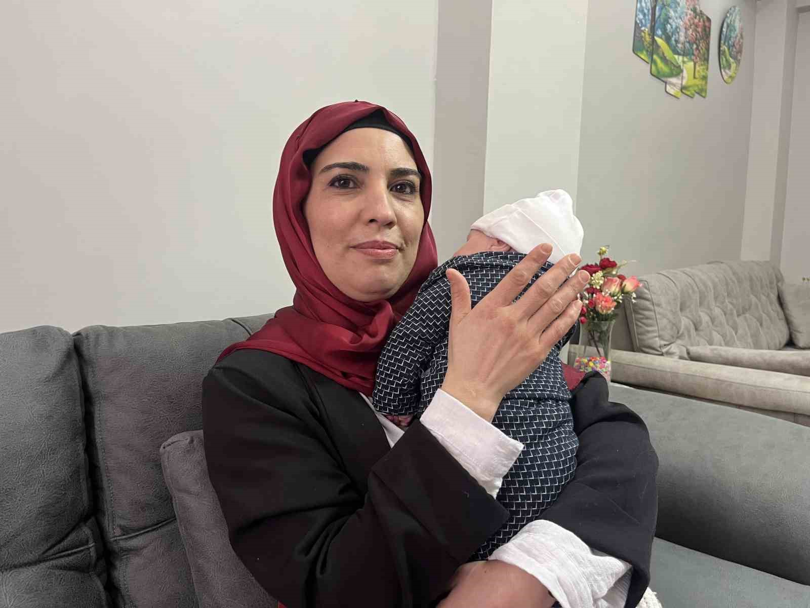 2 cocuklu aile 2si bebek 3 cocuga daha yuva oldu 7 vagaj8tW