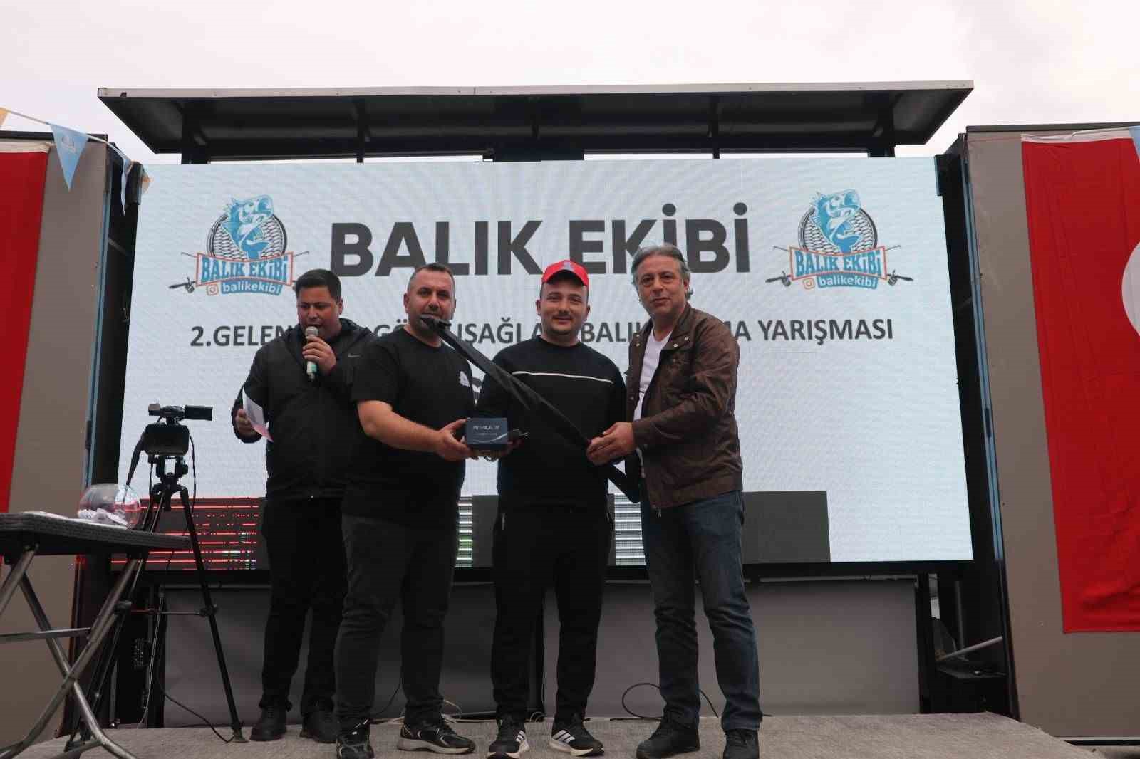 2 geleneksel balik ekibi gokkusagi alabalik tutma yarismasina yogun ilgi 3 muhdDT7H