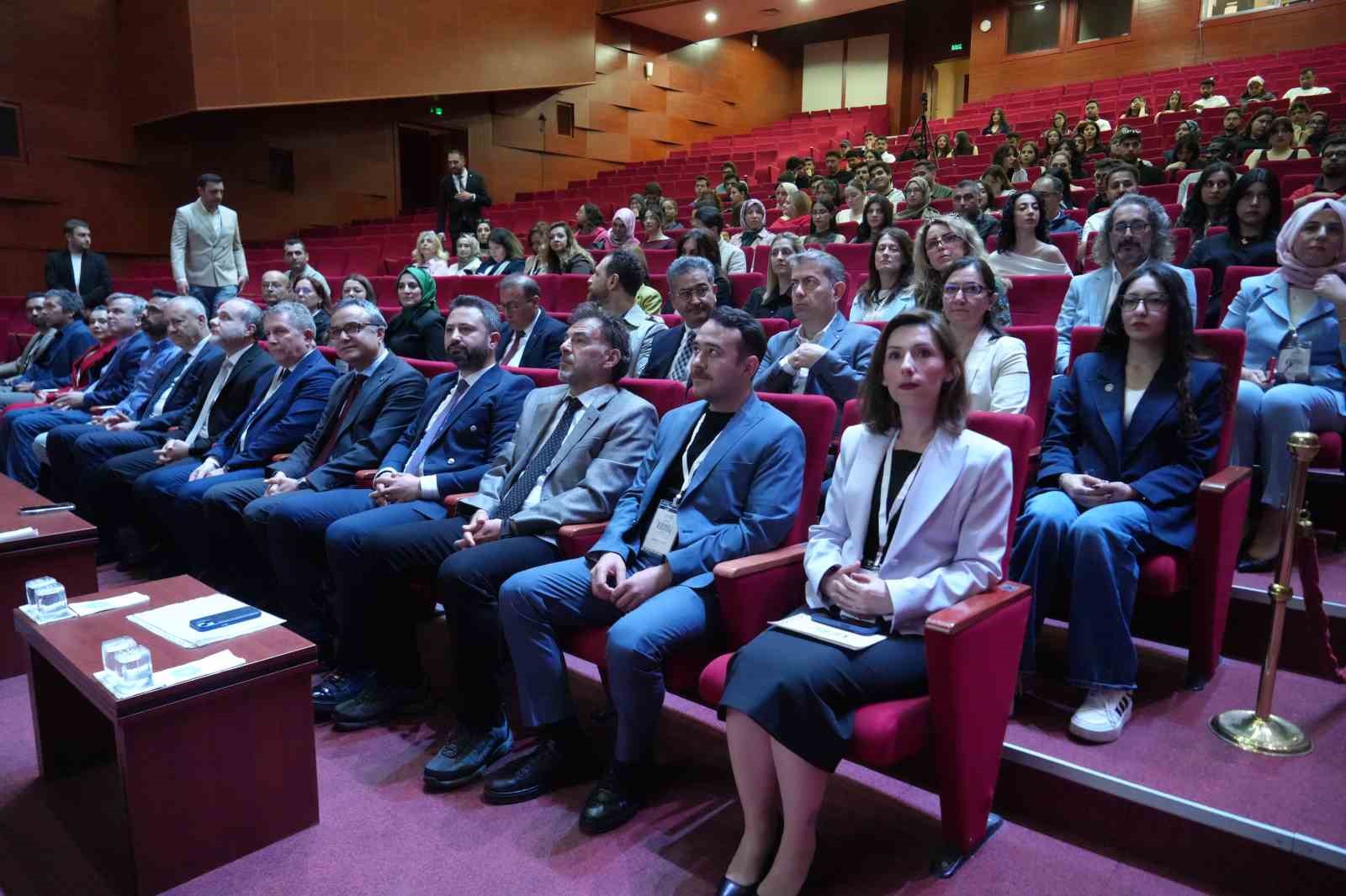 2 kadraj iletisim gunleri basladi iletisim dunyasinin onemli isimleri nohude genclerle bulusuyor 0