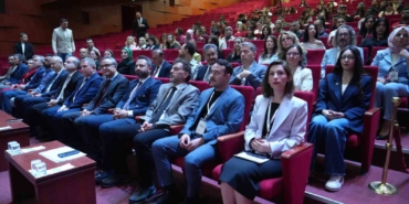 2-kadraj-iletisim-gunleri-basladi-iletisim-dunyasinin-onemli-isimleri-nohude-genclerle-bulusuyor-jZIBgXdO.jpg