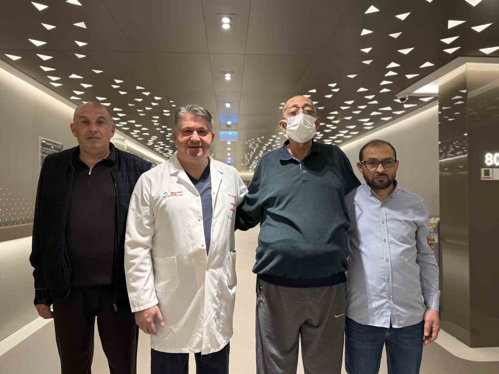 2 kişiden alınan karaciğerle yaşama tutundu: "Dünyada çok nadiren yapılıyor" 4 2 kisiden alinan karacigerle yasama tutundu dunyada cok nadiren yapiliyor 0 eS6d3QA8