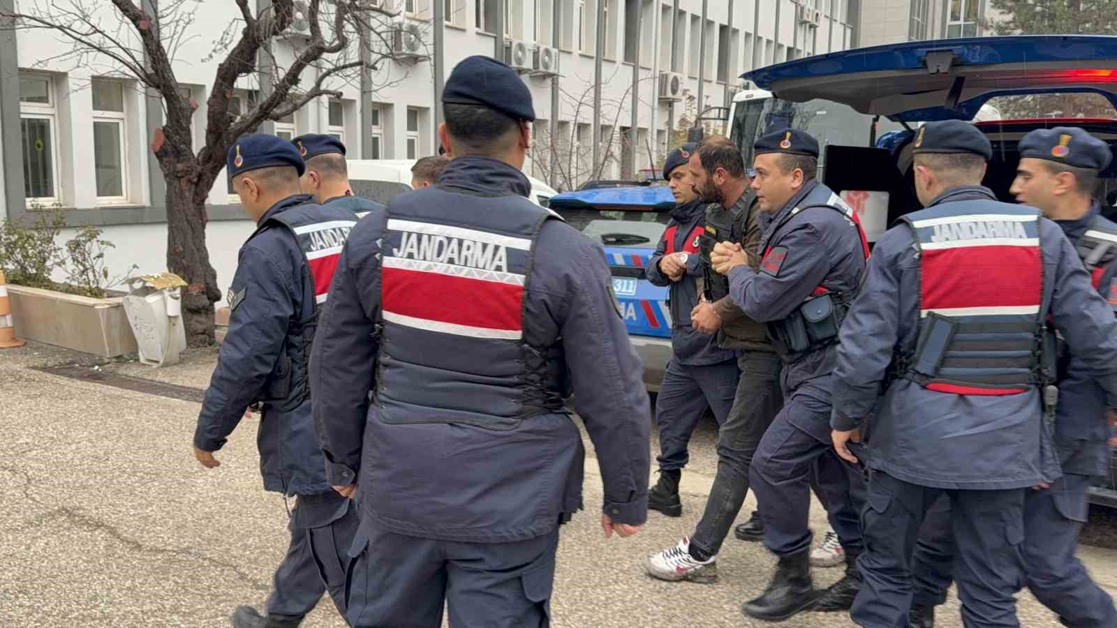 2 kisinin olumune sebep olan zanlilar adliyede 0 iQFeeVa3