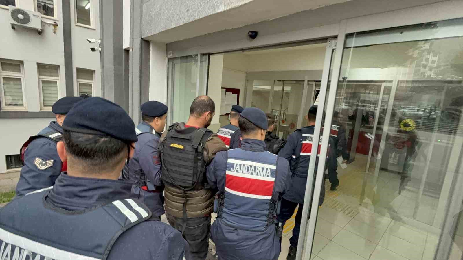 2 kisinin olumune sebep olan zanlilar adliyede 3