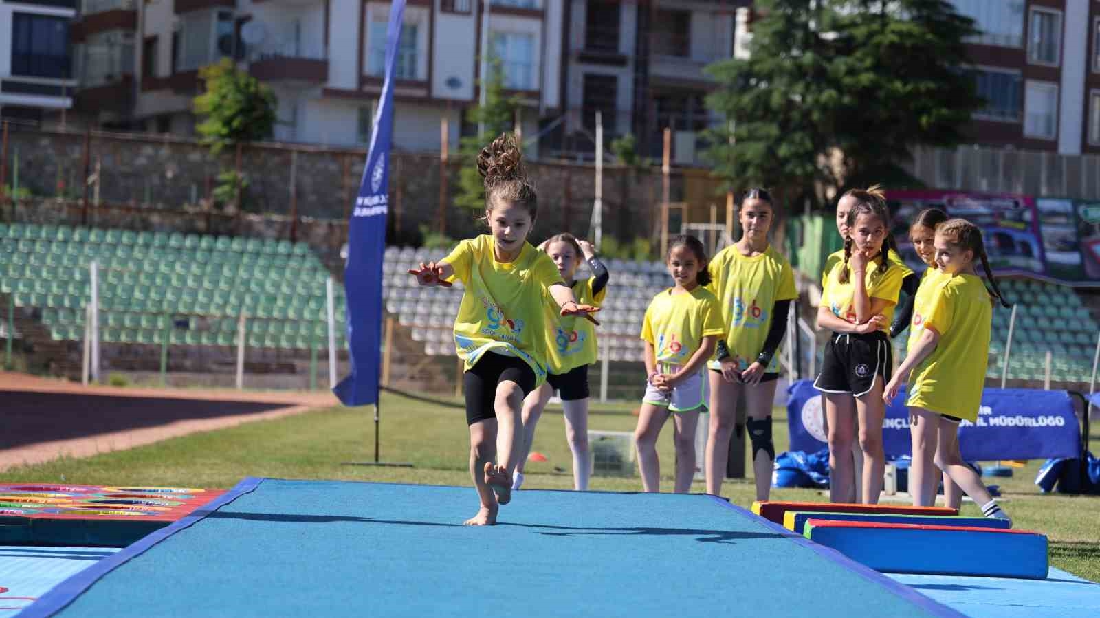2 kisiyle baslayan jimnastik seruveni 250 sporcuya ulasti 1 Y7U2XHyF