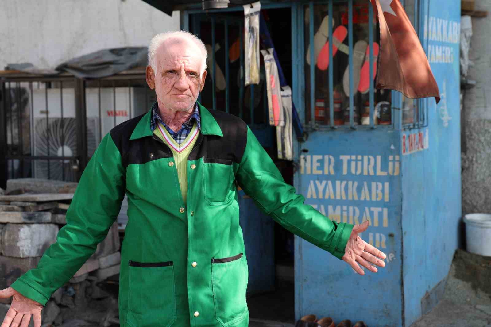 2 metrekarede 45 yillik ayakkabi boyaciligi 10 rF2f9hfg