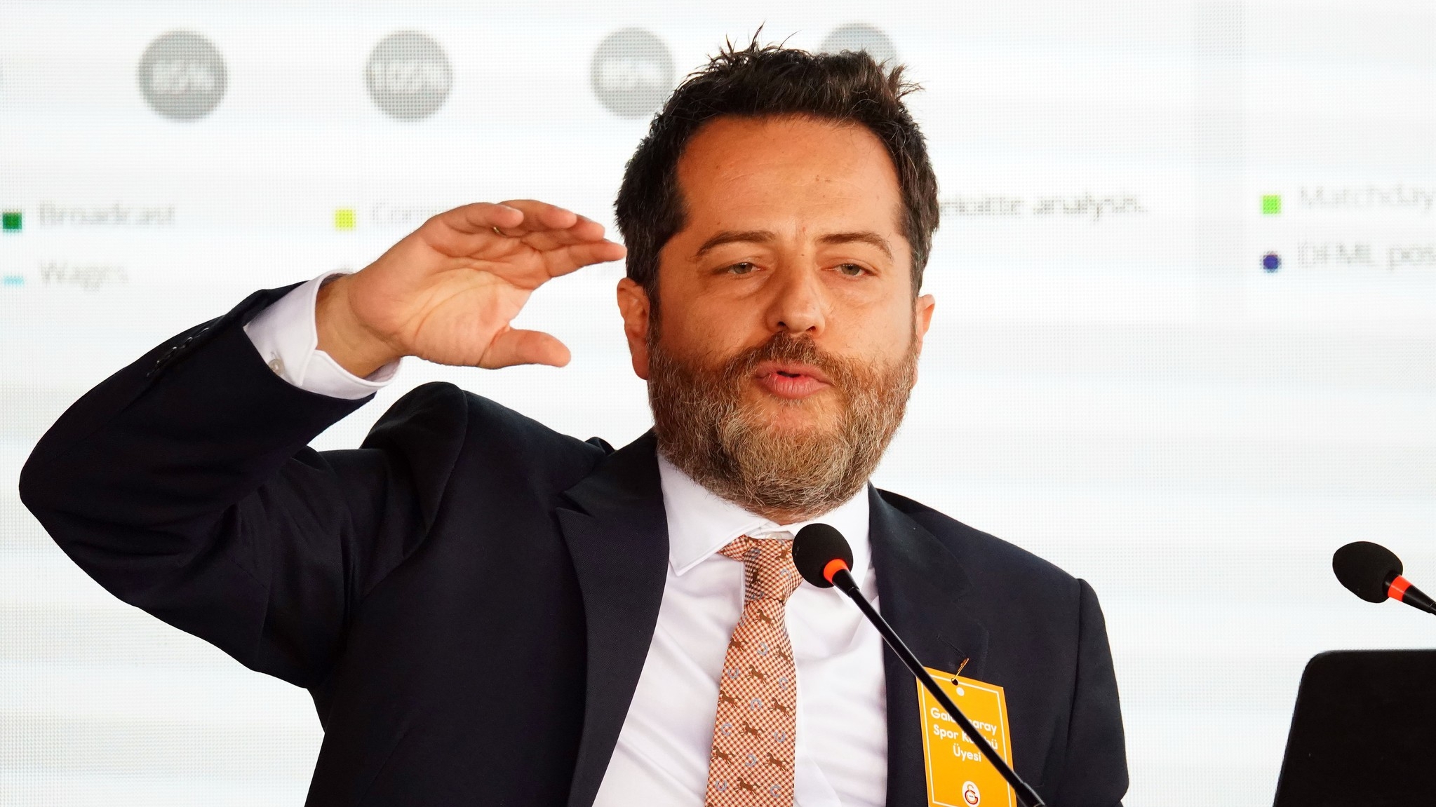 Erden Timur Kimdir? 
