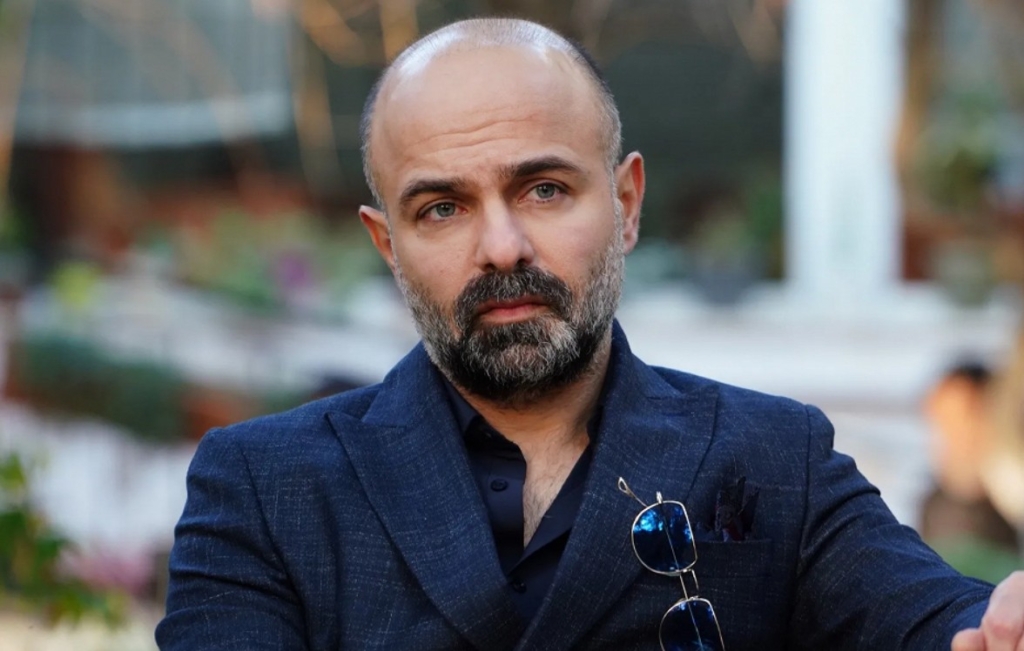 Erkan Avcı’dan İlişkiler Üzerine Çarpıcı Sözler: “Artık İnsan Değil, Etiketler Konuşuyor” 12 Modern ilişkiler neden daha karmaşık hale geldi?