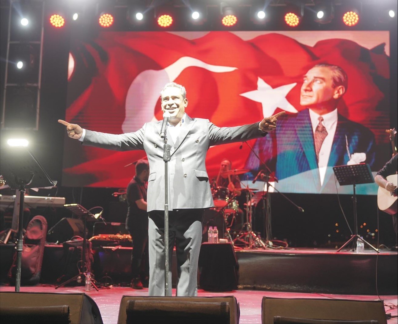 20 ayvalik milletlerarasi zeytin hasat ve turizm festivalinde ege ruzg ri esti 2 1ZII88g3