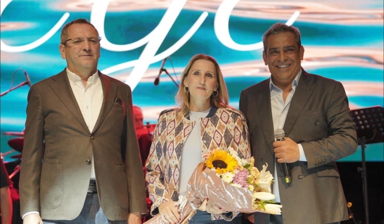 20-ayvalik-milletlerarasi-zeytin-hasat-ve-turizm-festivalinde-ege-ruzg-ri-esti-bbtVBqgs.jpg
