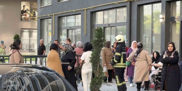 20-katli-binada-yangin-panigi-bina-sakinleri-yanlis-alarmla-sokaga-dokuldu-kUHcwv6U.jpg