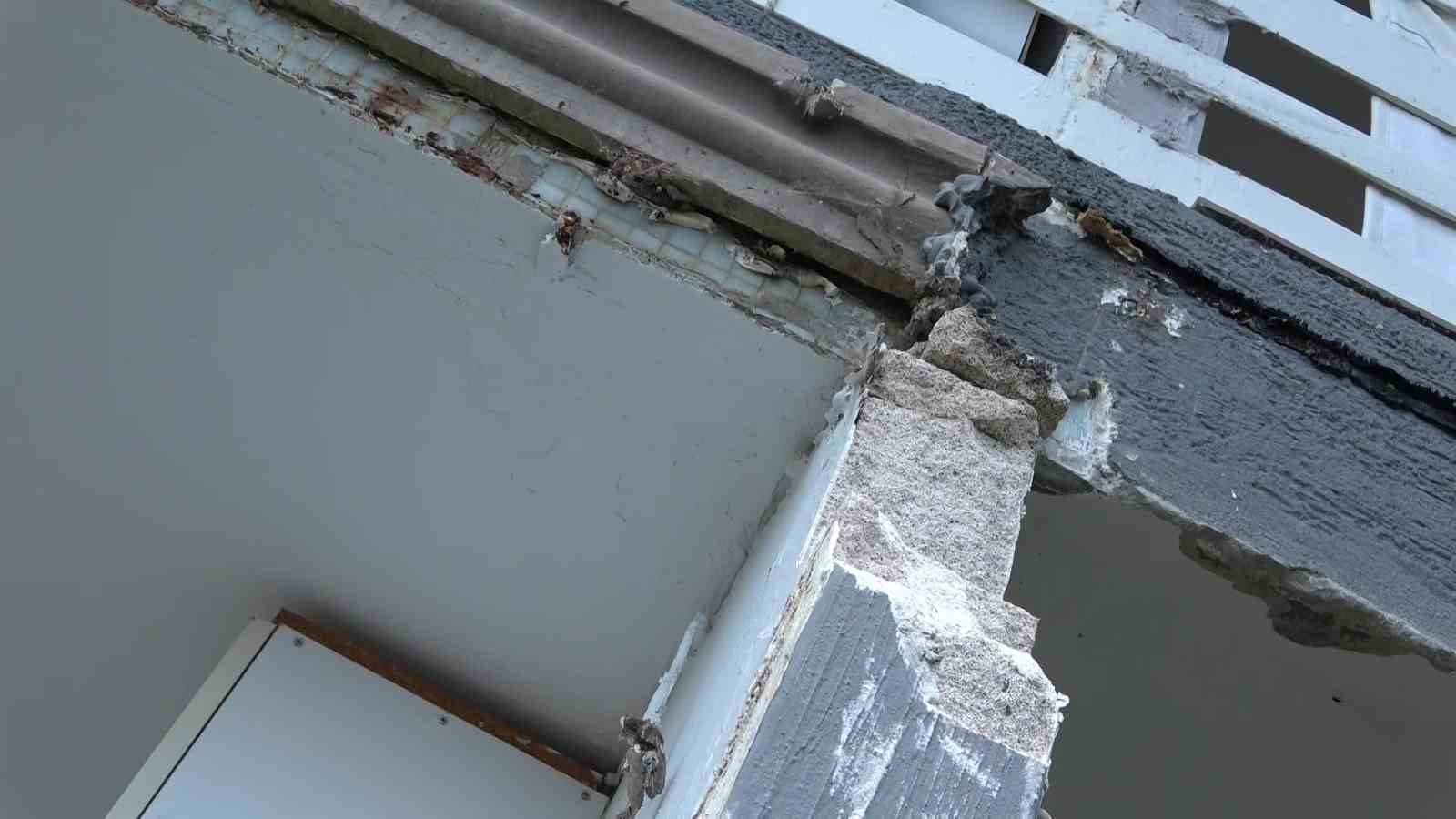 20 santimetrelik balkon cikintisi icin kepceli yikima ev sahipleri isyan etti 1 KMuT9uBO