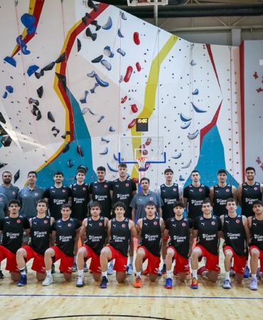 20-yas-alti-umit-erkek-milli-takiminin-canakkale-kampi-tamamlandi-Z1baVgP5.jpg