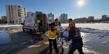 20-yasindaki-hasta-yollar-kapali-olunca-helikopter-ambulansla-hastaneye-ulastirildi-uurPl84S.jpg