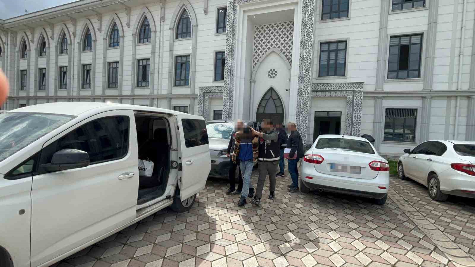 200 bin liralik kablo calan hirsizlarin bindigi motosiklet de calinti cikti 1 I3seuRPE