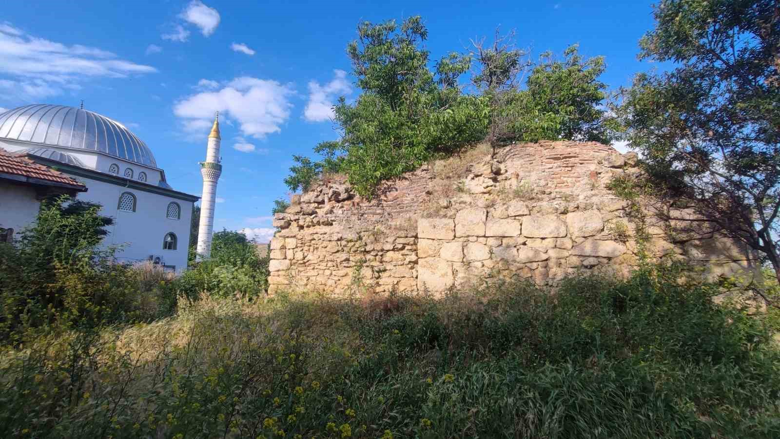 200 yıllık Karacabey Konağı ve tarihi hamamı ilgi bekliyor 6 200 yillik karacabey konagi ve tarihi hamami ilgi bekliyor 2 Sj981DO7
